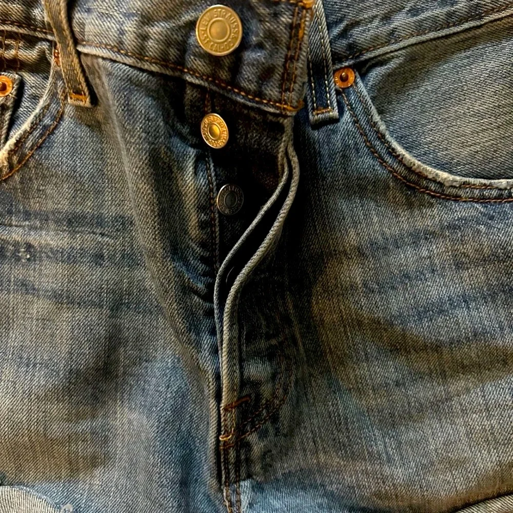 Levi’s 501 women’s jean shorts button front 30” waist
